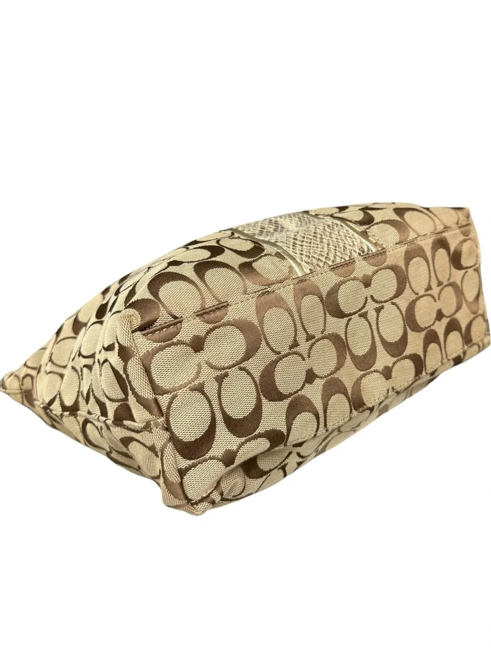 Coach classic signature